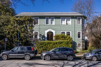 Diana Court in Vancouver, BC - Building Photo - Building Photo