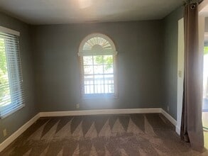 305 W 1st St in Cloverdale, CA - Building Photo - Building Photo