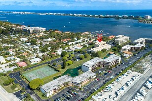 890 N Federal Hwy in Lantana, FL - Building Photo