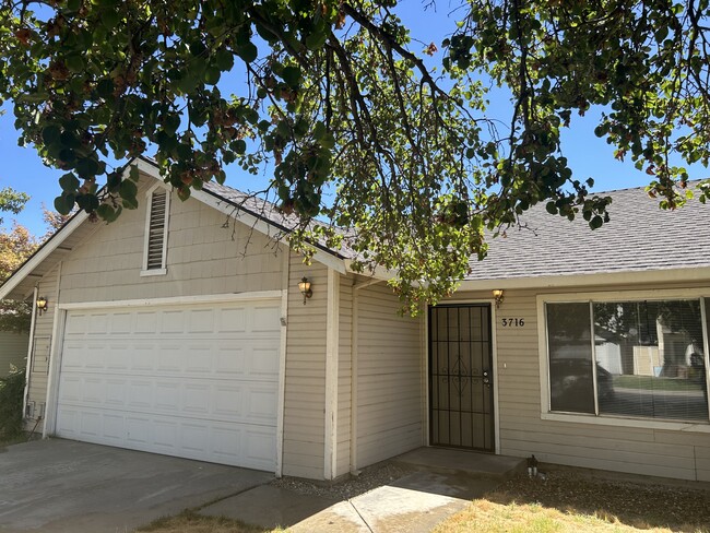 property at 3716 Terneuzen Ave