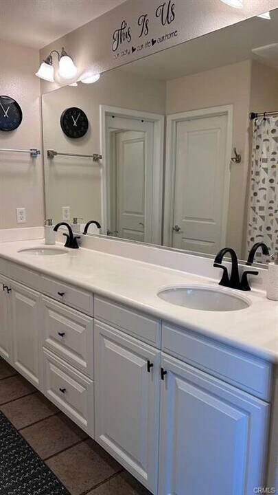 28396 Mirabelle Ln in Santa Clarita, CA - Building Photo