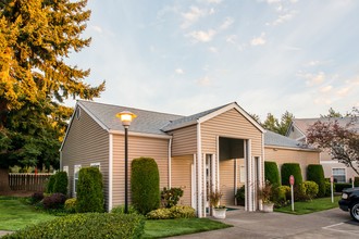 Atherton Woods Apartments in Vancouver, WA - Foto de edificio - Building Photo