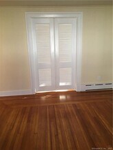 110 Main St in Branford, CT - Building Photo - Building Photo