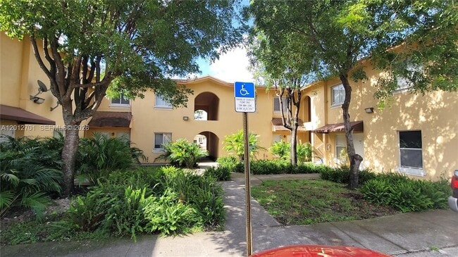 50 E 21st St, Unit 202 in Hialeah, FL - Building Photo - Building Photo
