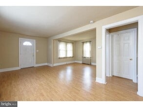374 Dehaven St in Conshohocken, PA - Building Photo - Building Photo