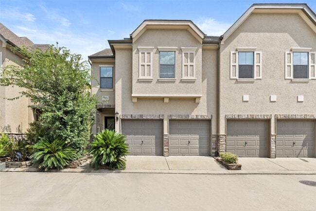 2919 Royal Oaks Grove