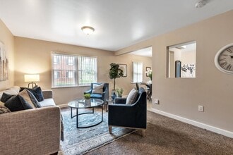 Larchmont Estates in Toledo, OH - Foto de edificio - Building Photo