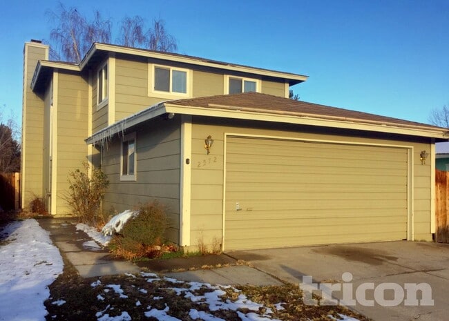 property at 2572 Wabash Cir