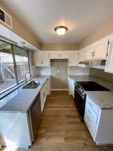 520 W Sierra Ave, Unit #102 in Fresno, CA - Building Photo - Building Photo