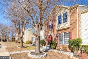 2594 Sylvan Moor Ln in Woodbridge, VA - Building Photo