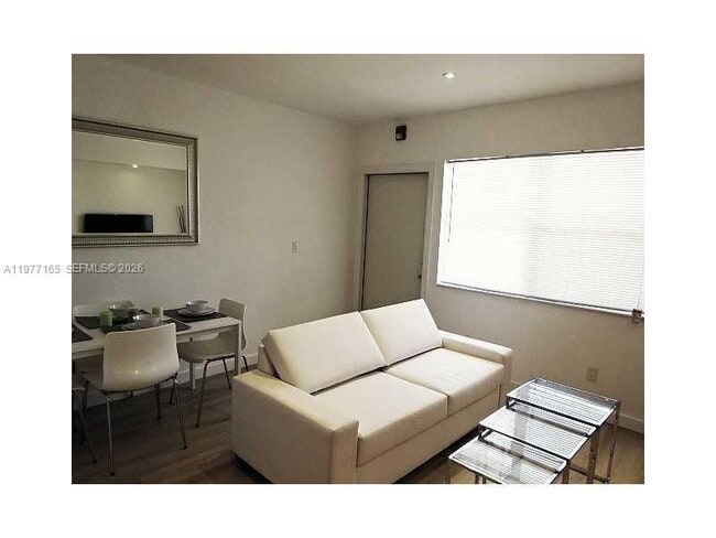 653 Michigan Ave in Miami Beach, FL - Building Photo - Building Photo