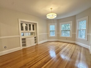 107 University Rd, Unit 1 in Brookline, MA - Building Photo - Building Photo