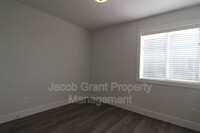 180 Opal Ct photo'