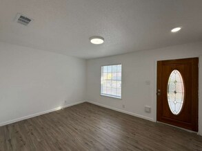 9419 Gold Dust St in San Antonio, TX - Foto de edificio - Building Photo