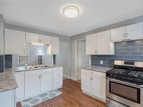 1110 Sunnycrest Rd in Syracuse, NY - Building Photo - Building Photo