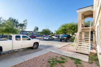 18017 N 40th Pl in Phoenix, AZ - Building Photo - Building Photo