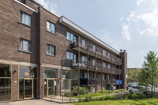 1060 Crémazie Boul O in Montréal, QC - Building Photo