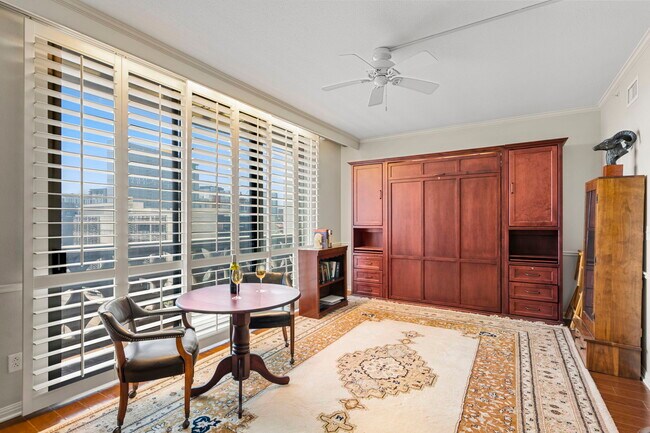 1801 Lavaca St, Unit 8B in Austin, TX - Building Photo - Building Photo