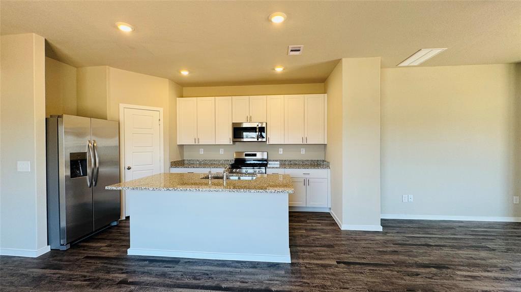 9617 Last Maples Trl in Conroe, TX - Building Photo