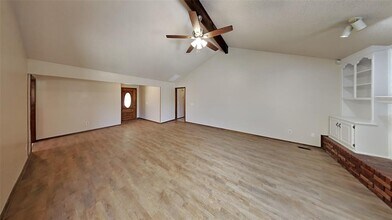 1316 Chimney Hill Rd in Yukon, OK - Building Photo - Building Photo