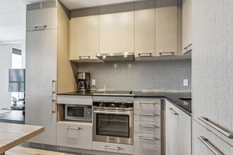 93 Peter St in Toronto, ON - Building Photo - Building Photo