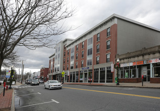 31 S Main St in Natick, MA - Foto de edificio - Building Photo