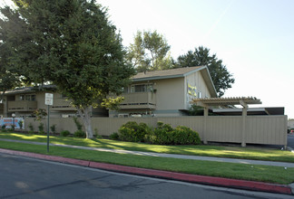 The Greenery Apartments in Fresno, CA - Building Photo - Building Photo