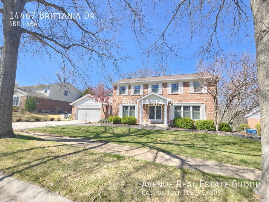 14467 Brittania Dr in Chesterfield, MO - Building Photo