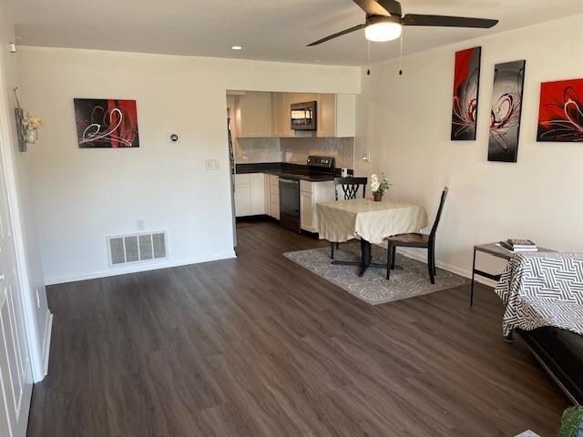 190 Charles St in Secaucus, NJ - Building Photo