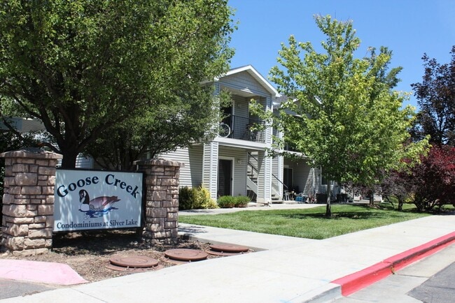3335 N Lakeharbor Ln in Boise, ID - Foto de edificio - Building Photo