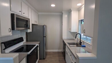 905 W Middlefield Rd, Unit 991 in Mountain View, CA - Building Photo - Building Photo