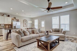 645 Sierra Mar Lp in Leander, TX - Foto de edificio - Building Photo