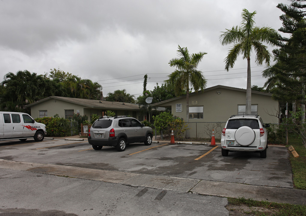 317 N 61st Ter in Hollywood, FL - Foto de edificio