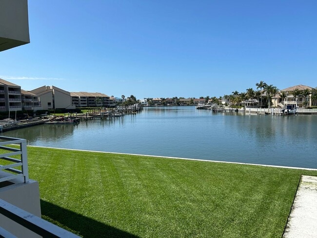 6240 Kipps Colony Ct S in Gulfport, FL - Building Photo - Building Photo