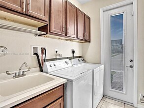 3976 Poinciana Ln in Hollywood, FL - Building Photo - Building Photo