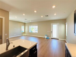 158 Scale in Irvine, CA - Building Photo - Building Photo
