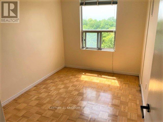 20 Edgecliff Golfway in Toronto, ON - Building Photo - Building Photo