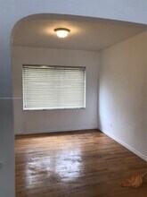 516 SW 10th St in Miami, FL - Building Photo - Building Photo