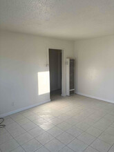 1776 Woodland Dr in Hanford, CA - Building Photo - Building Photo