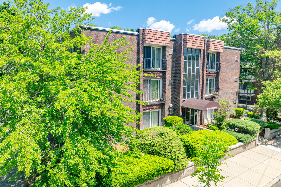 180 Mountain Ave in Malden, MA - Foto de edificio