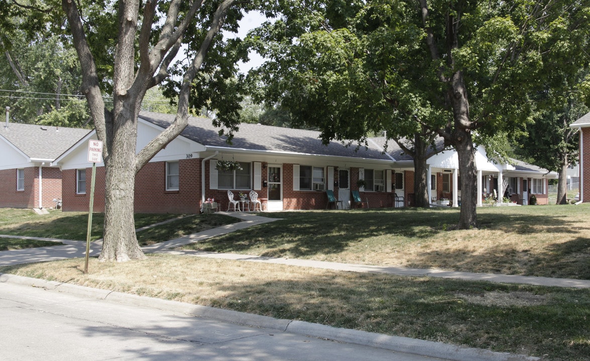 309-311 Hazel St in Glenwood, IA - Building Photo