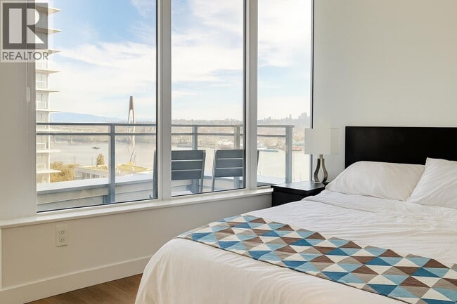 property at 618 Carnarvon St