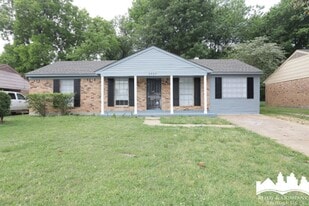 6465 Forest Glen Dr in Horn Lake, MS - Building Photo