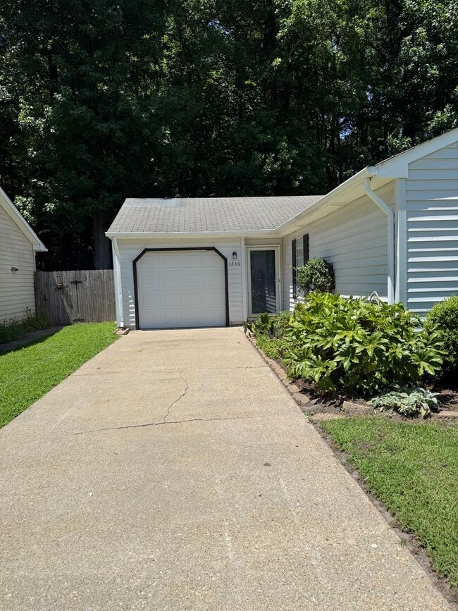 1336 Crane Crescent in Virginia Beach, VA - Building Photo - Building Photo