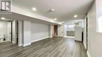 4 Keats Ave in Halton Hills, ON - Building Photo - Building Photo