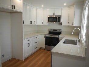 23831 Pesaro in Laguna Hills, CA - Foto de edificio - Building Photo