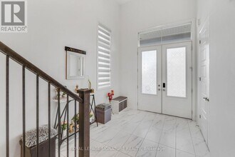 3255 Harasym Trl in Oakville, ON - Building Photo - Building Photo