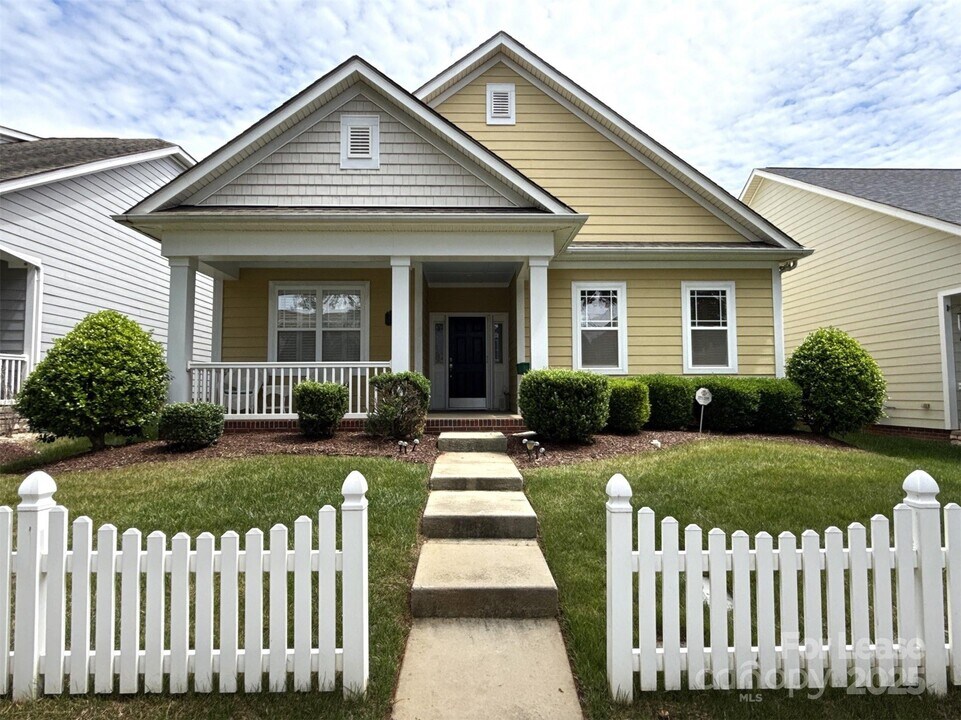 7032 Ladys Secret Dr in Indian Trail, NC - Building Photo