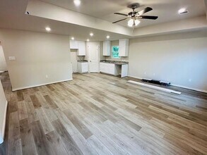 1000 Maple Ave in Cleveland, TX - Building Photo - Building Photo