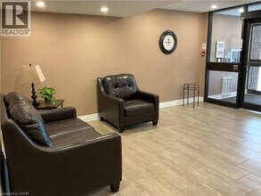 99 Donn Ave in Hamilton, ON - Building Photo - Building Photo